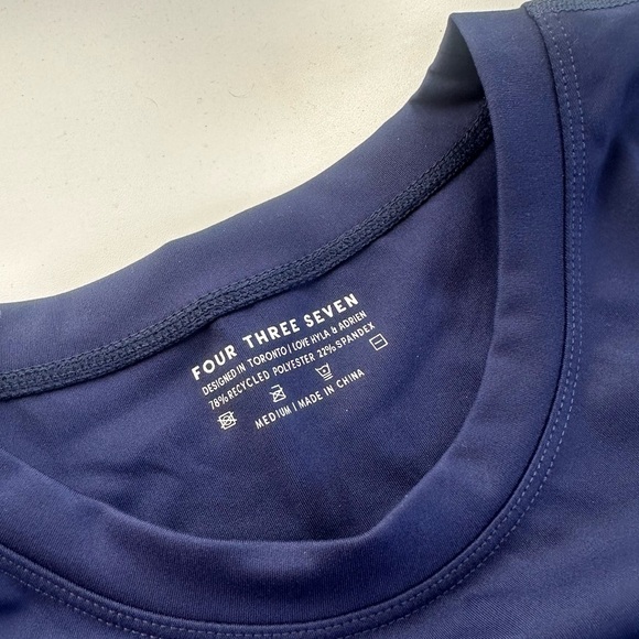 437 Warm Up Top - Picture 2 of 5